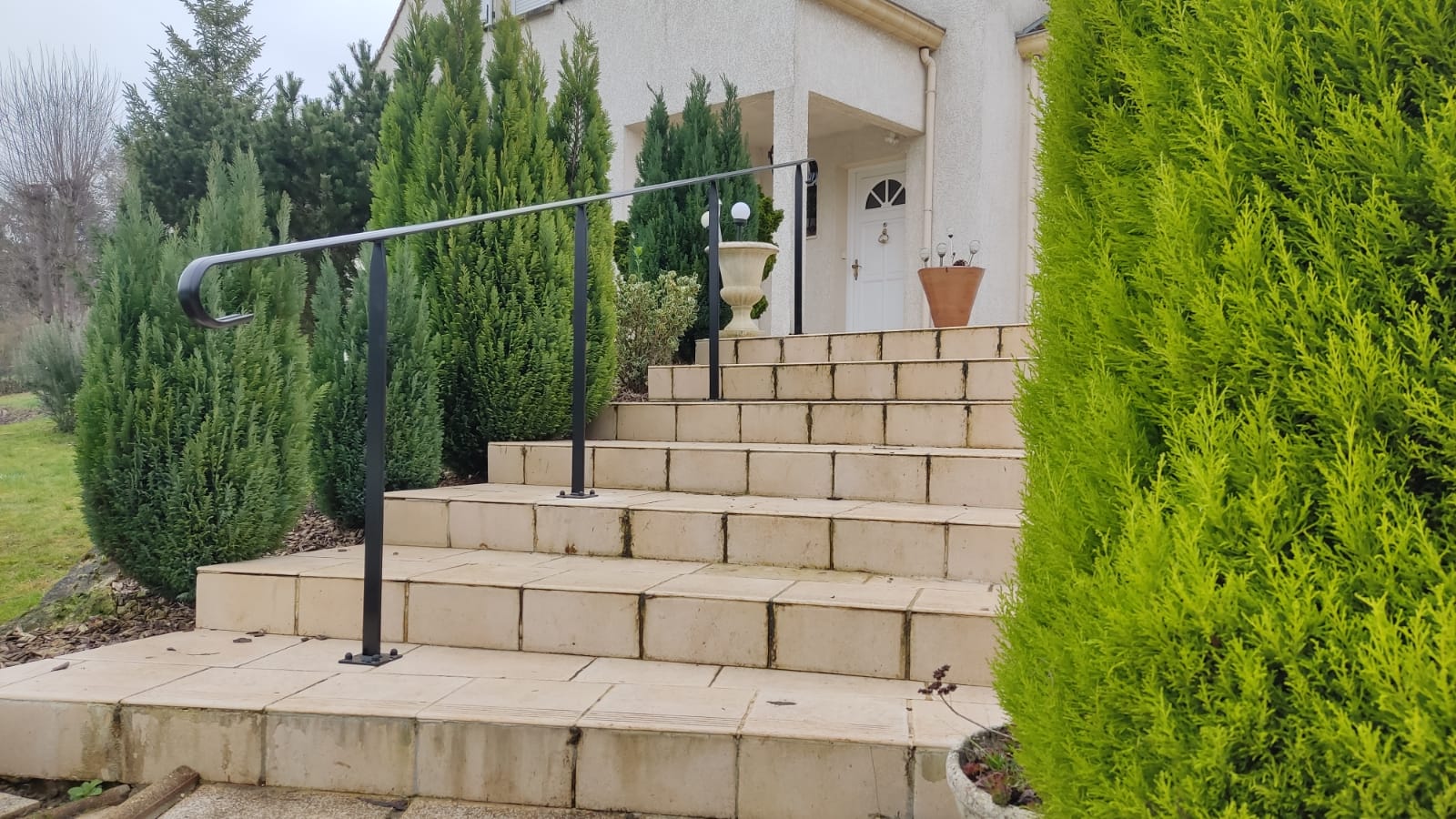 Main courante d'escalier extérieur Yerres - Val de Fer Ferronnerie d
